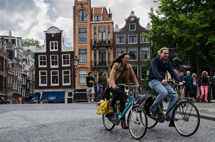 Hollanda'da bisiklet sürmek bir gelenektir.