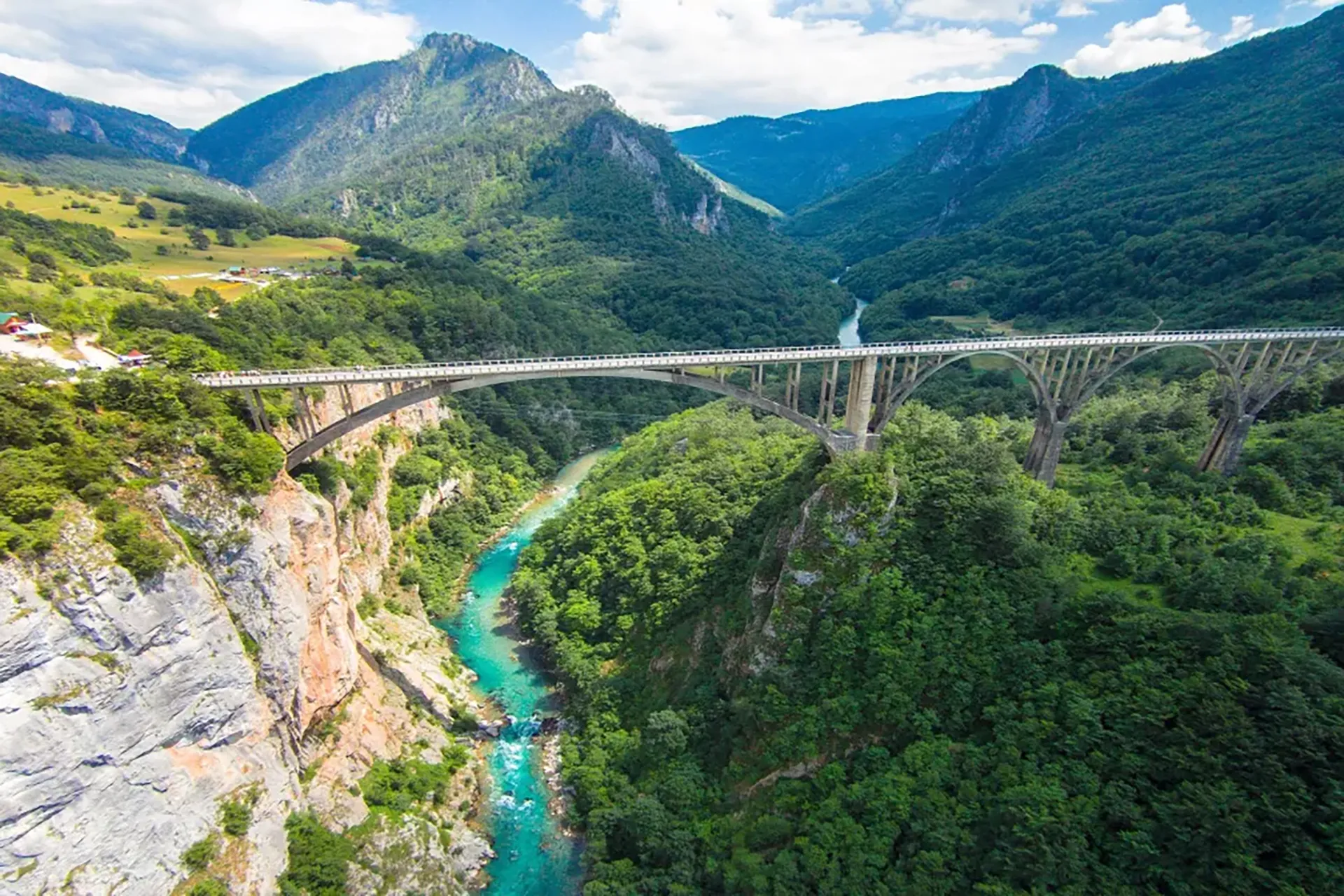 Karadağ'da gitmeniz gereken yerler.