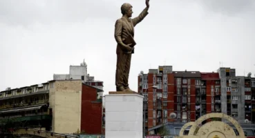 kosovada-bulunan-tarihi-5-heykel5