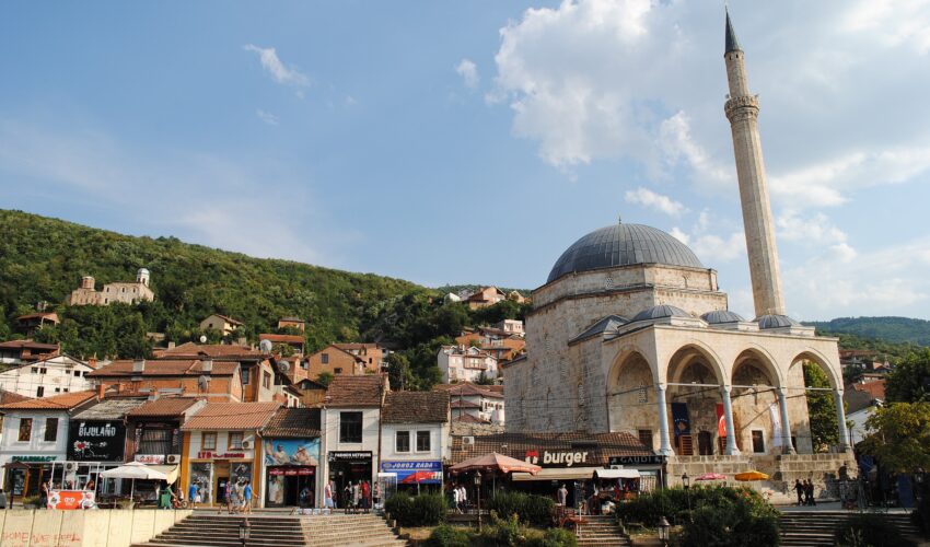 kosovadaki-en-etkileyici-5-cami-ve-kilise5