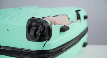 Uçakta Valizim Hasar Gördü: Ne Yapmalıyım? 5 Maddelik Rehber