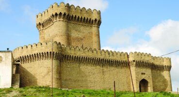 Azerbaycan’daki En Etkileyici 6 Tarihi Yapı