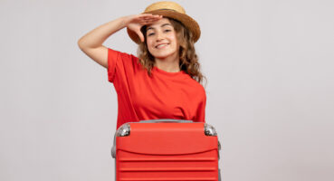 Yalnız Seyahat Eden Kadınlara Özel Tavsiyeler: Kapsamlı Güvenlik ve Hazırlık Rehberi